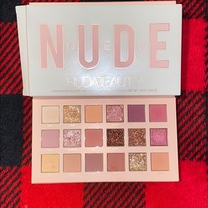 HUDA Nude Palette
